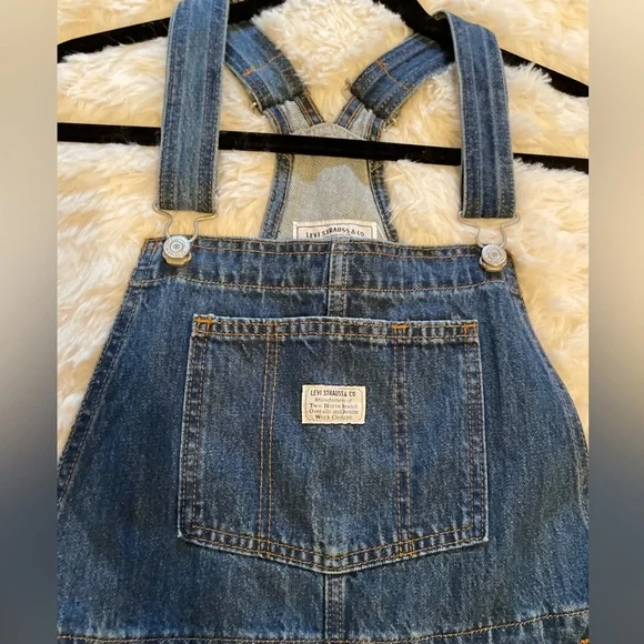 Levi's Blue Denim Overalls Classic Style - Picture 4 of 7